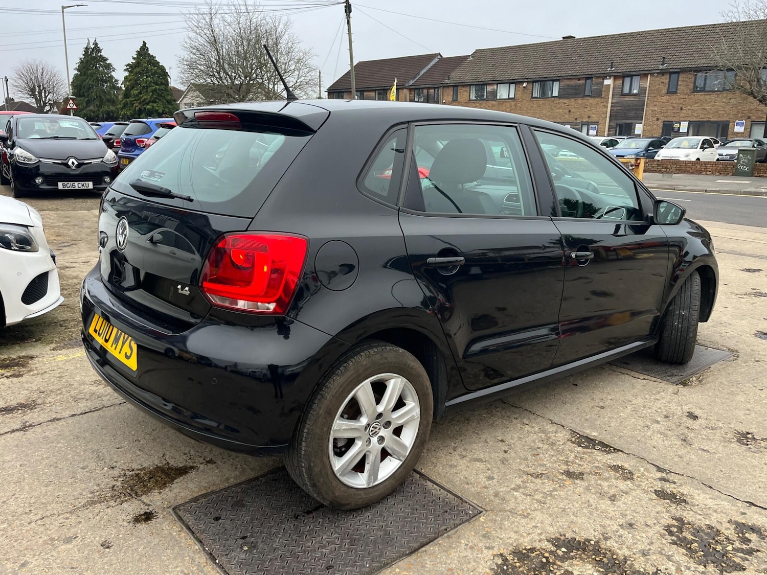 Used Volkswagen Polo 2010 for sale - 77040123: Photo 8