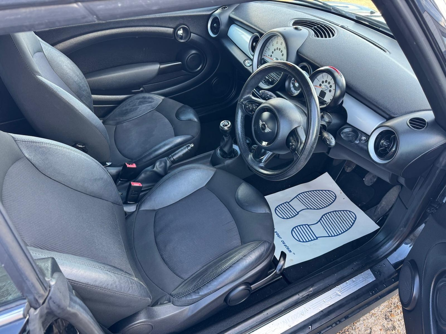 Used MINI Convertible 2013 for sale - 76284106: Photo 16