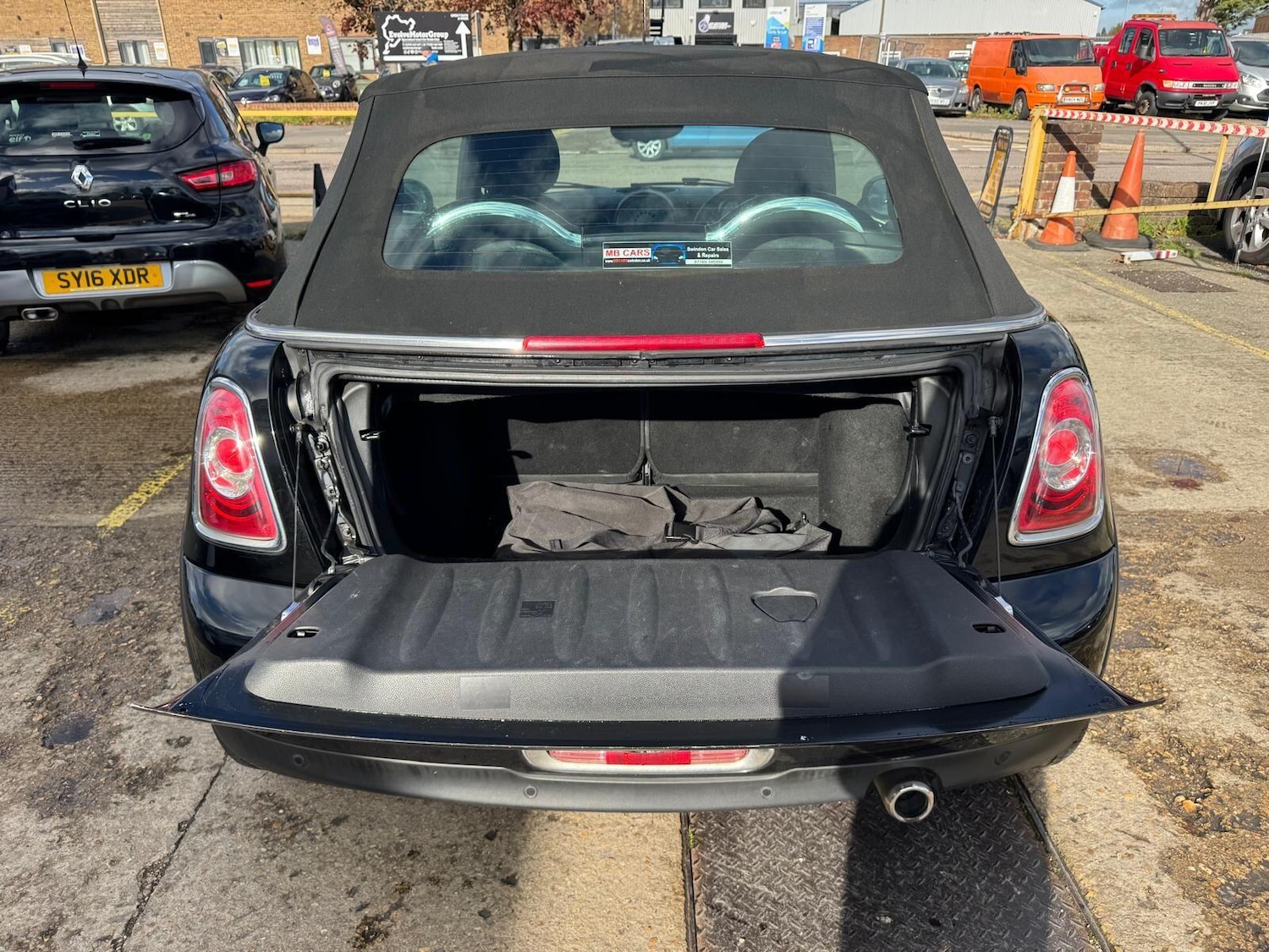 Used MINI Convertible 2013 for sale - 76284106: Photo 18