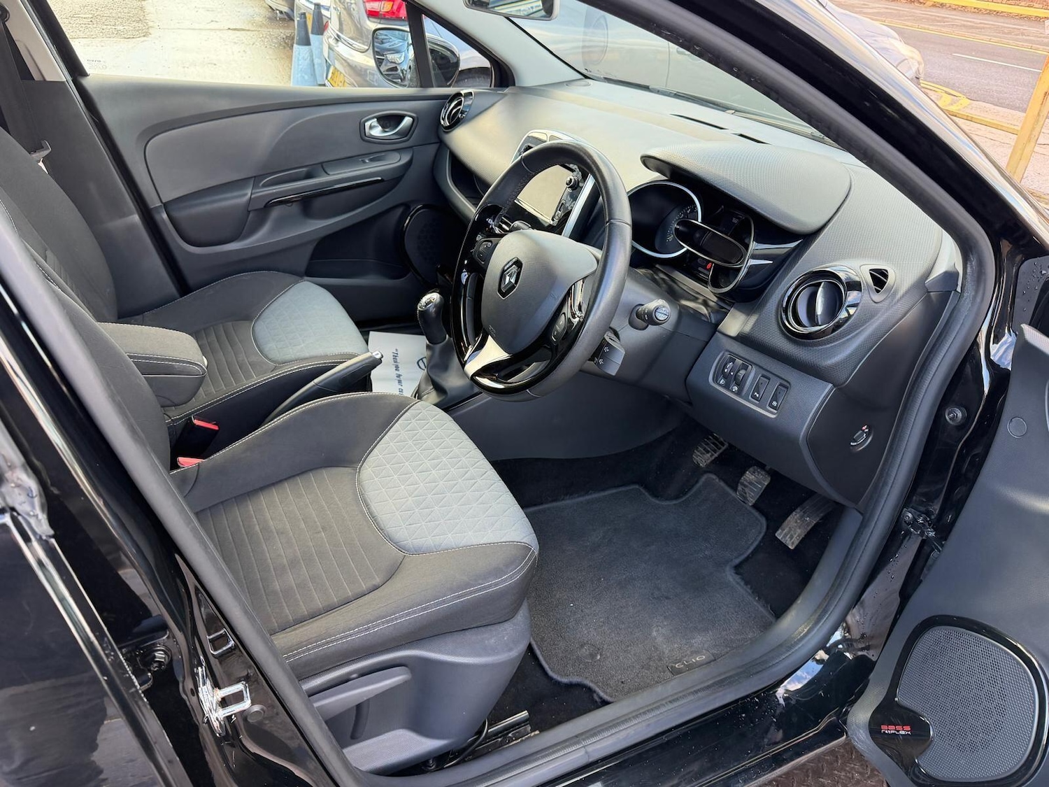 Used Renault Clio 2015 for sale - 77267224: Photo 11