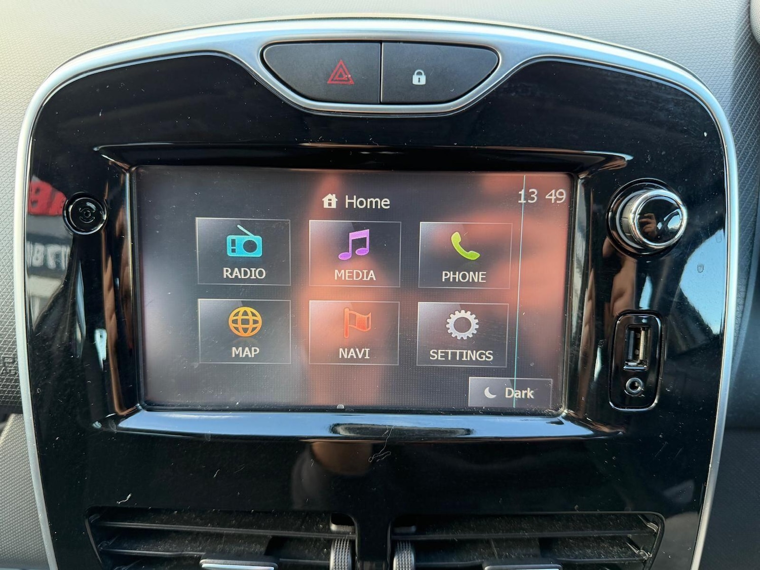 Used Renault Clio 2015 for sale - 77267224: Photo 8