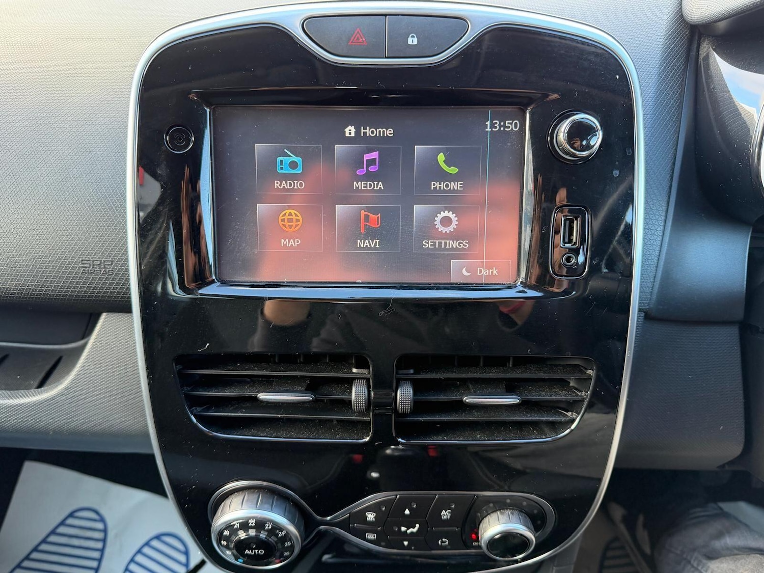 Used Renault Clio 2015 for sale - 77267224: Photo 9