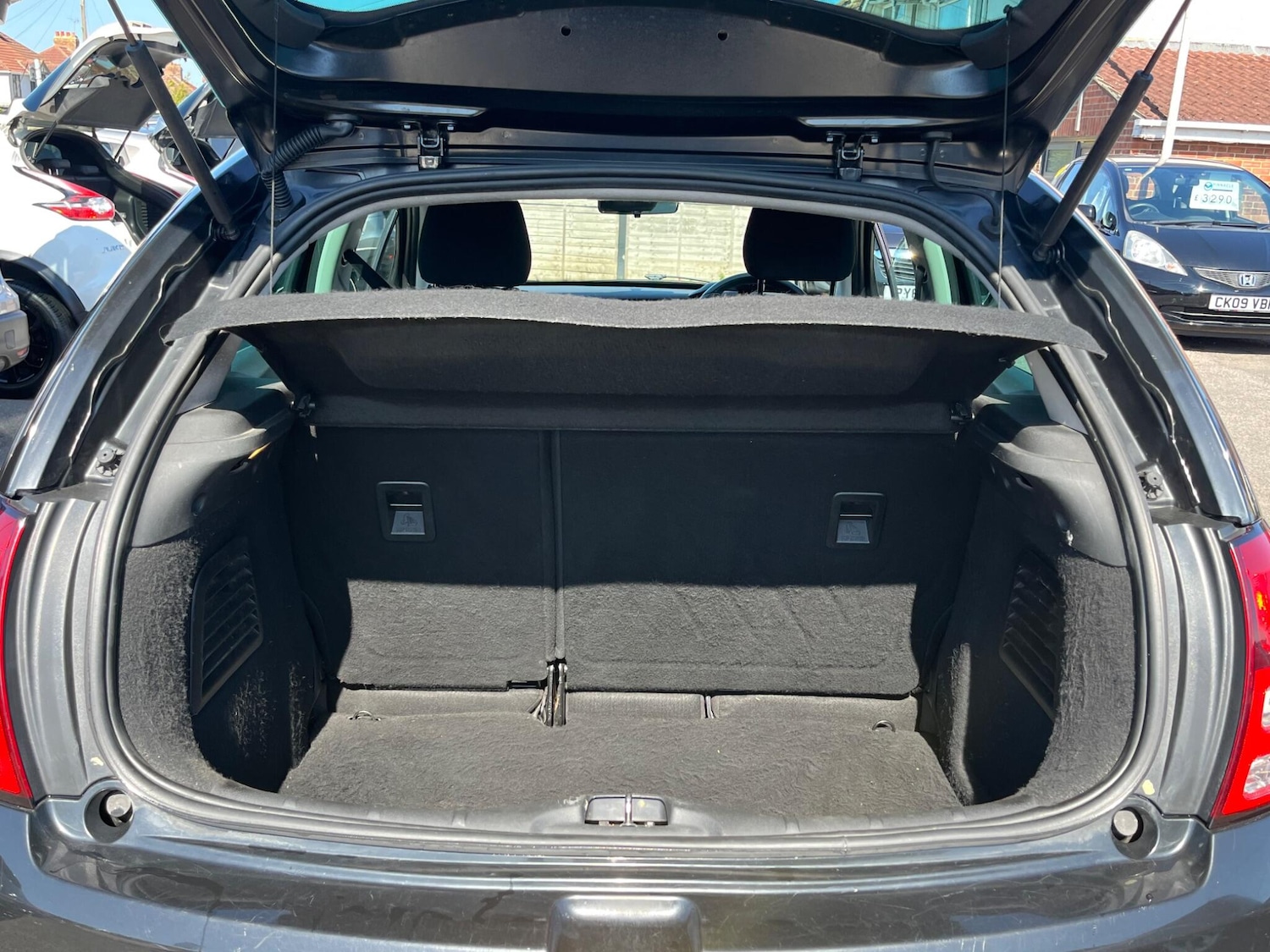 Vehicle 29