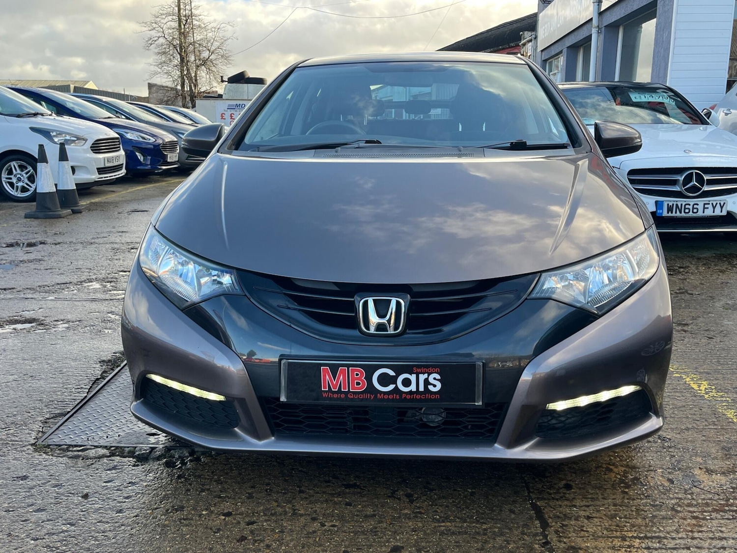 Used Honda Civic 2013 for sale - 76886997: Photo 2