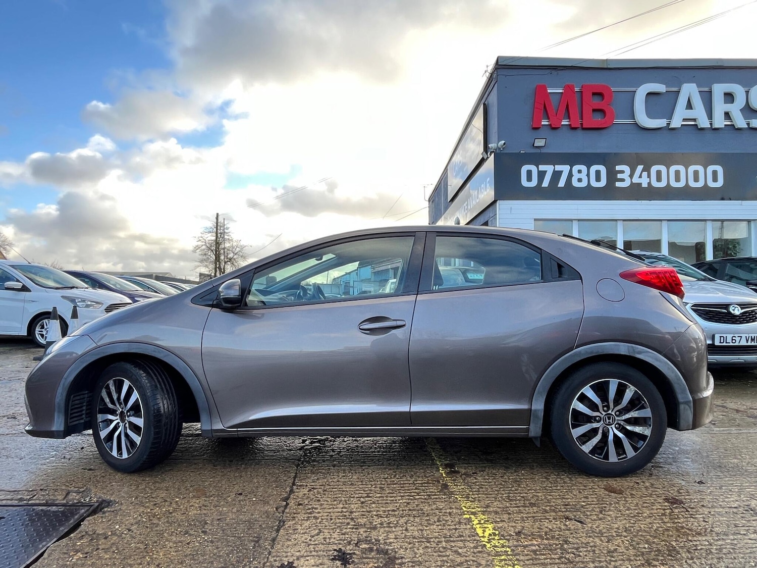 Used Honda Civic 2013 for sale - 76886997: Photo 5