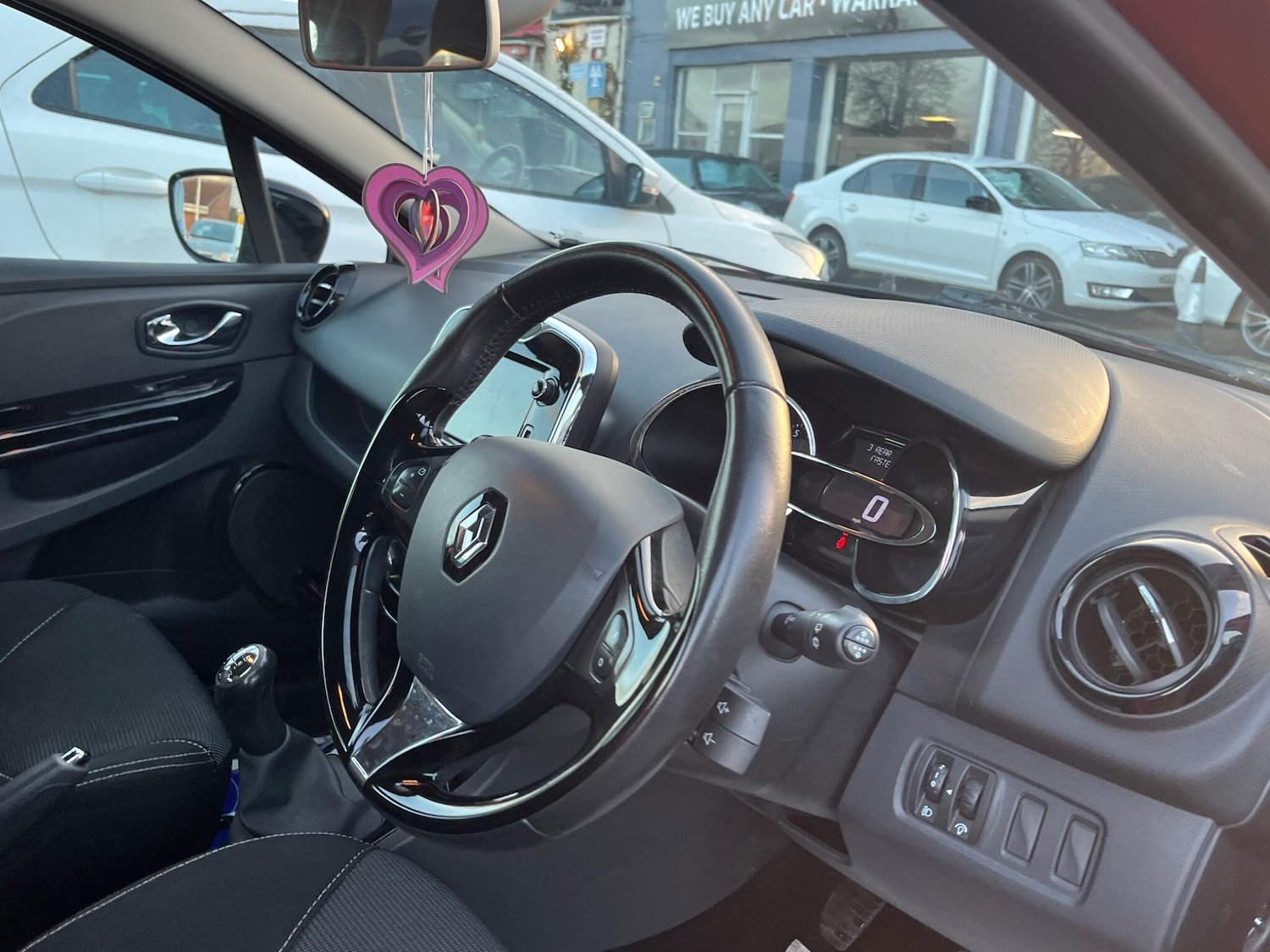 Used Renault Clio 2013 for sale - 76832158: Photo 10