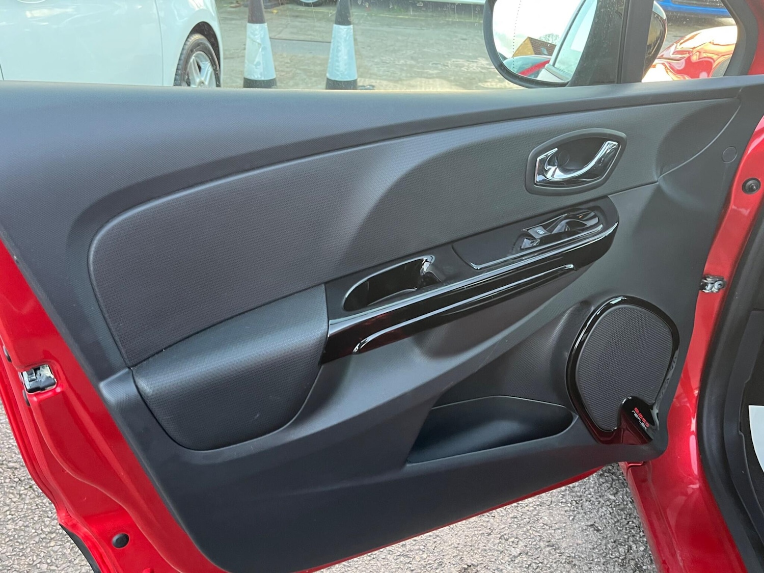 Used Renault Clio 2013 for sale - 76832158: Photo 20