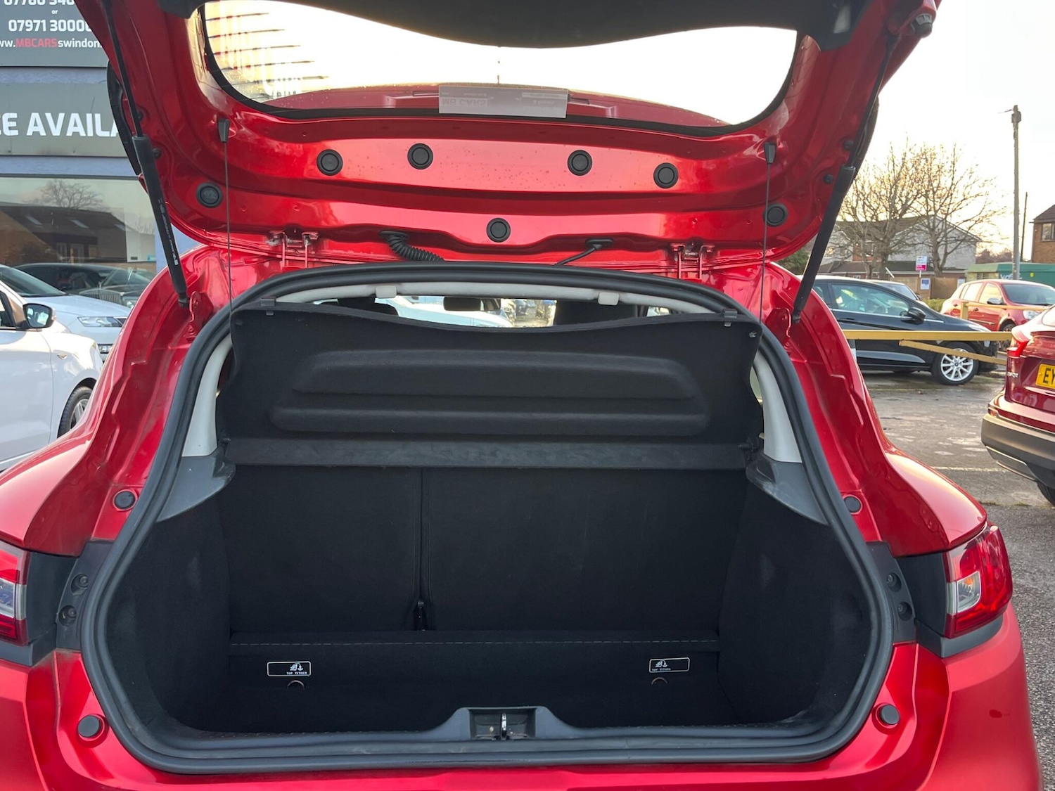 Used Renault Clio 2013 for sale - 76832158: Photo 24