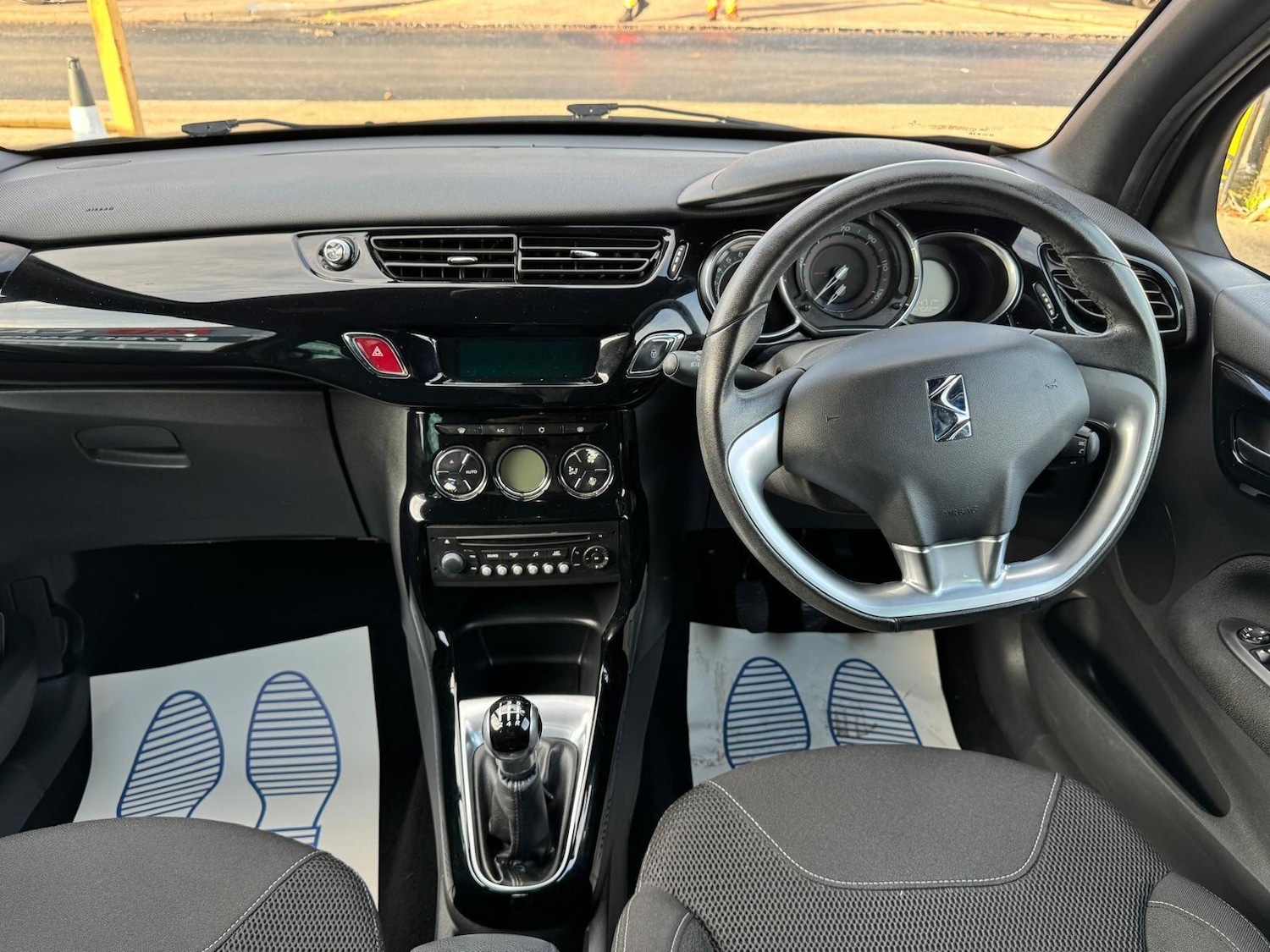 Used Citroen DS3 2015 for sale - 76996189: Photo 8