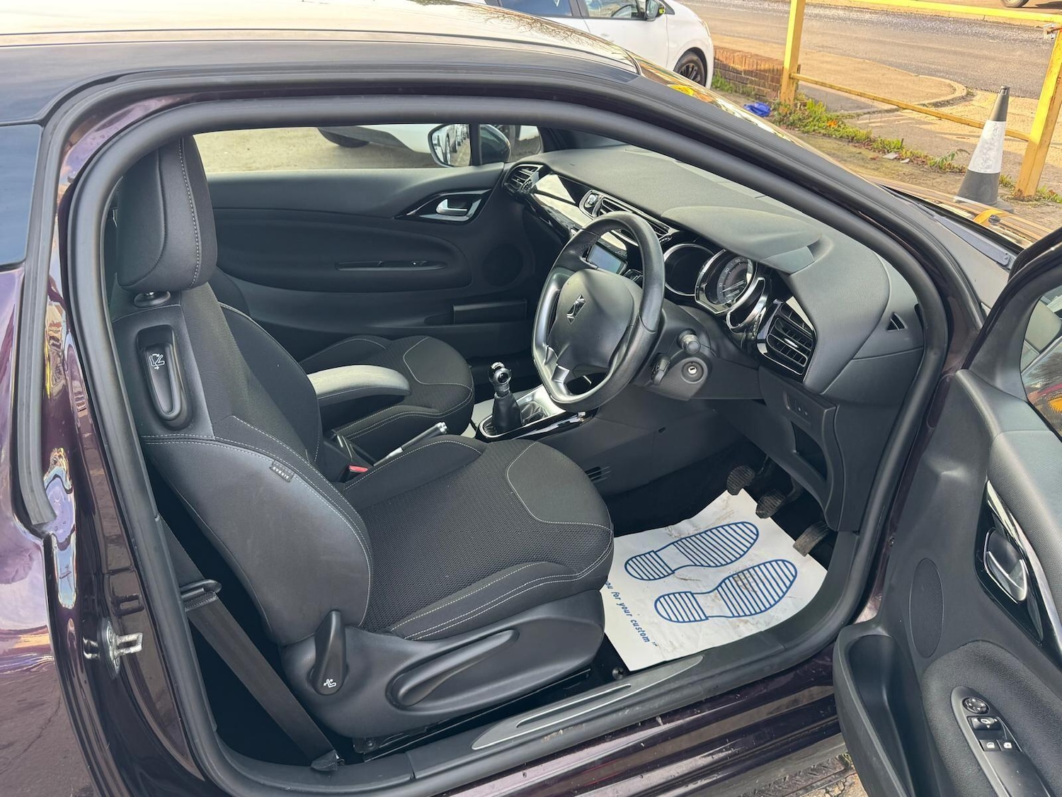 Used Citroen DS3 2015 for sale - 76996189: Photo 9