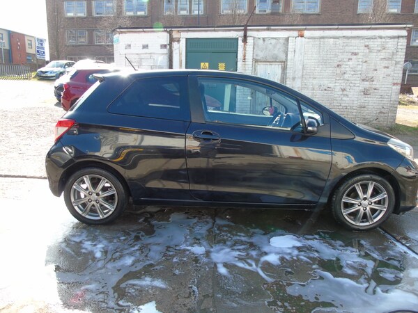 Used Toyota Yaris 2013 for sale - 74458918: Photo 8