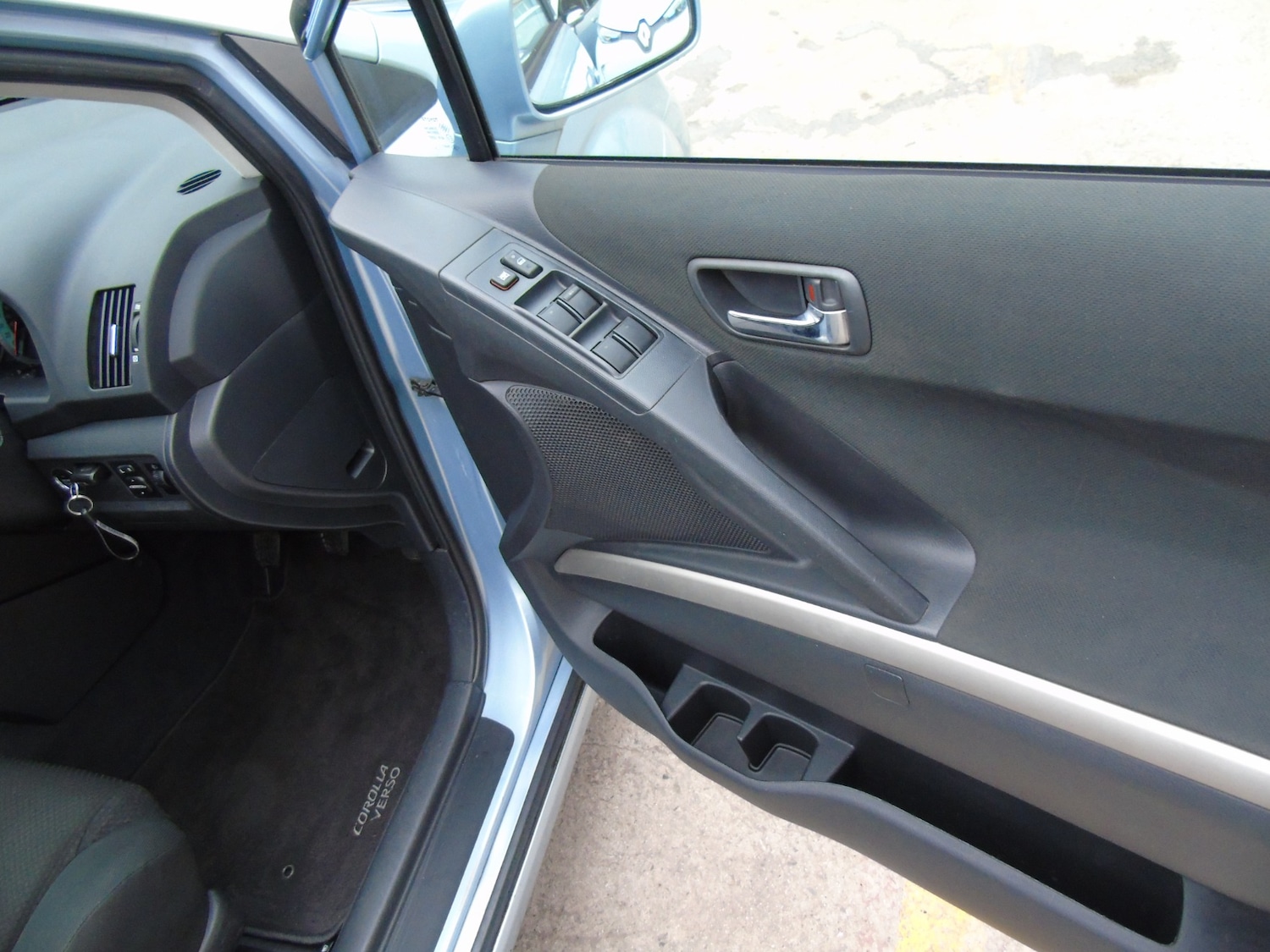 Used Toyota Corolla Verso 2005 for sale - 77804246: Photo 15