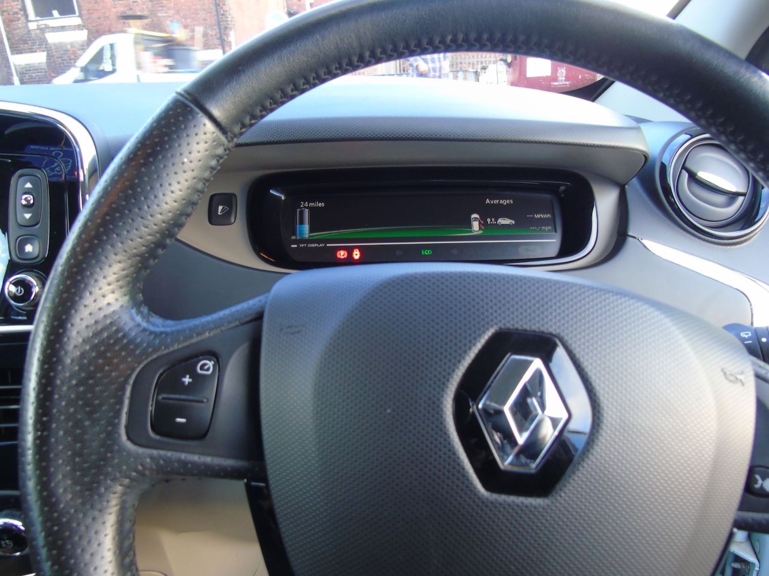 Used Renault Zoe 2015 for sale - 75381879: Photo 10