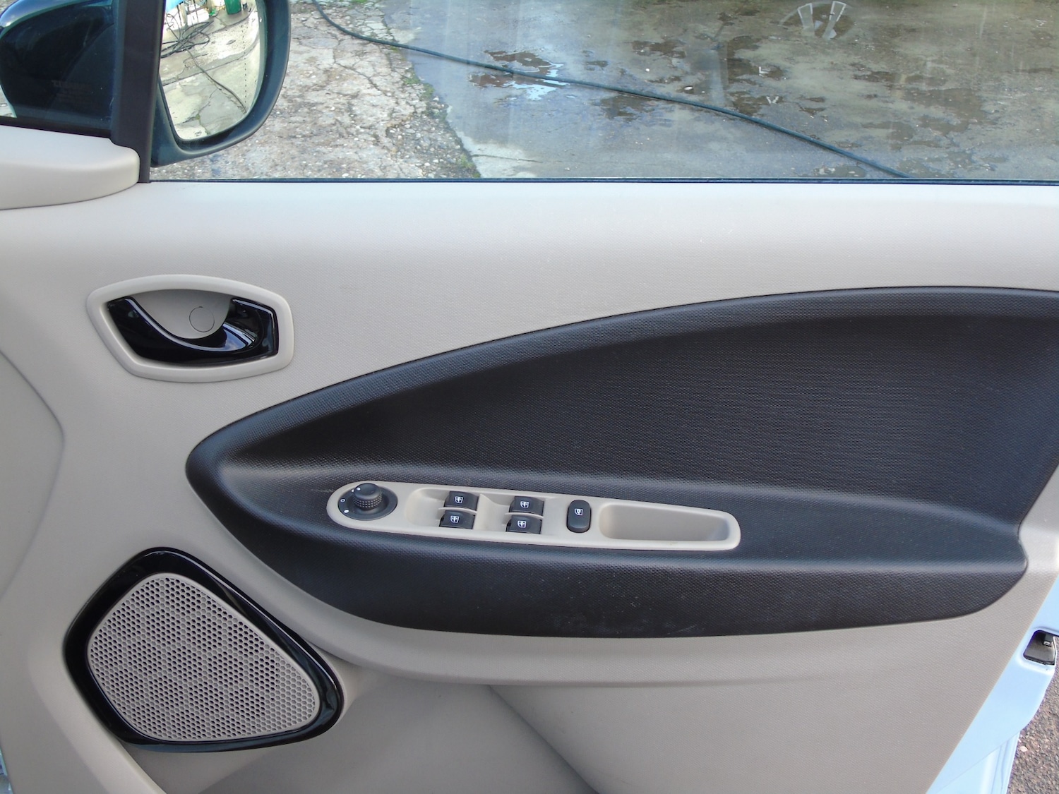 Used Renault Zoe 2015 for sale - 75381879: Photo 12