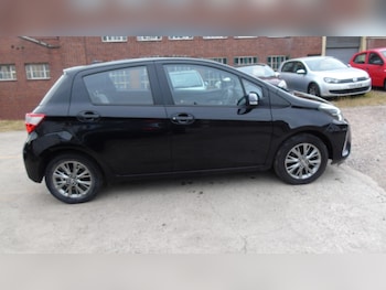 Used Toyota Yaris 2017 for sale - 79331833: Photo