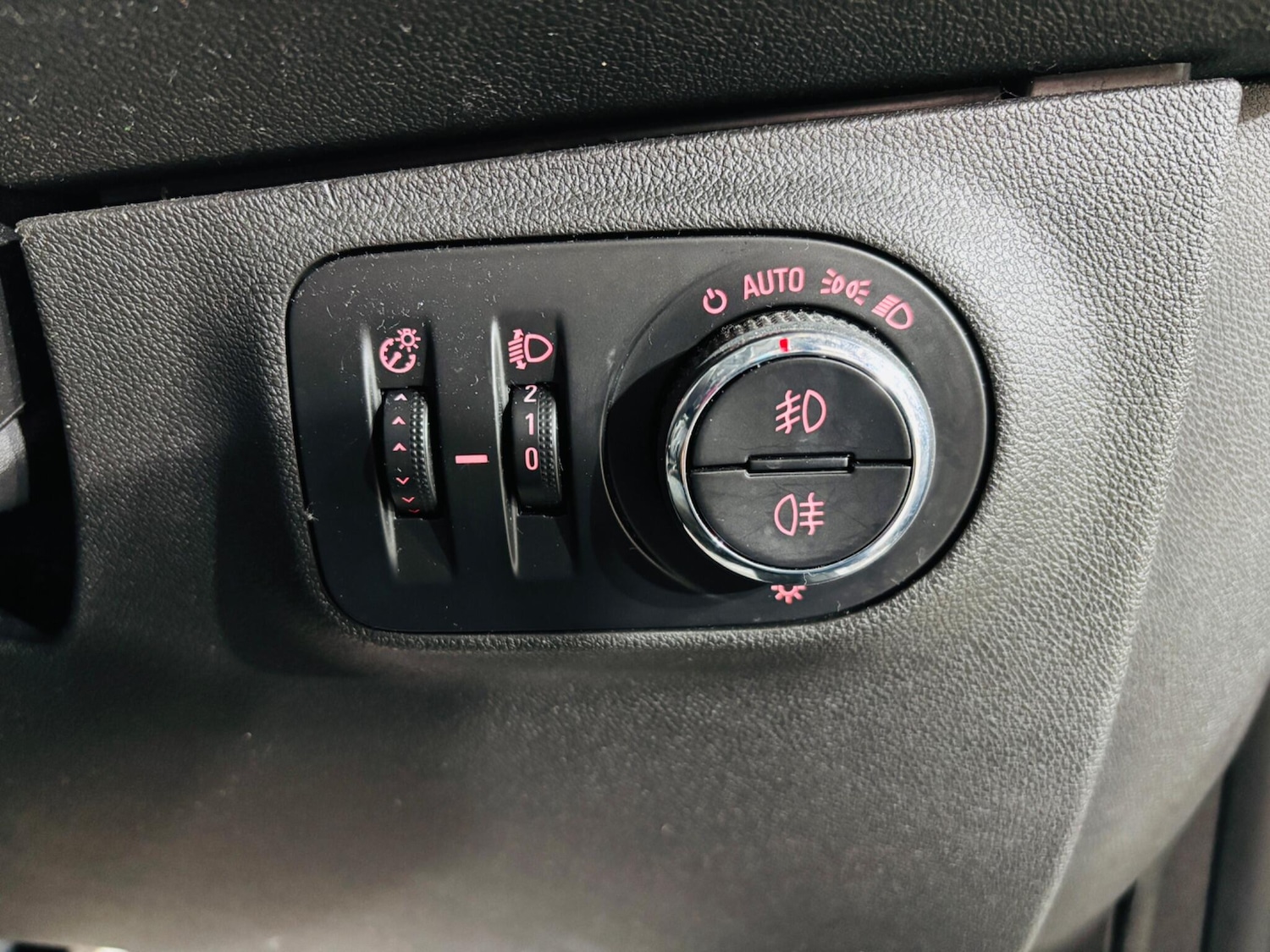 Used Vauxhall Corsa 2016 for sale - 77883262: Photo 18