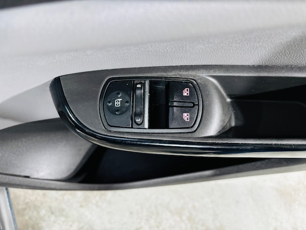Used Vauxhall Corsa 2015 for sale - 76227895: Photo 17