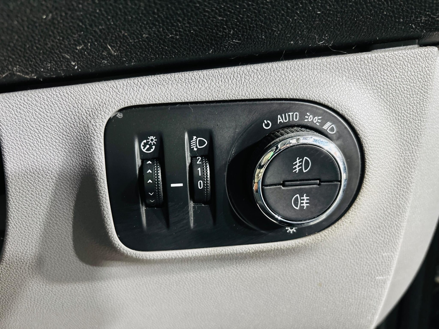 Used Vauxhall Corsa 2015 for sale - 76227895: Photo 18