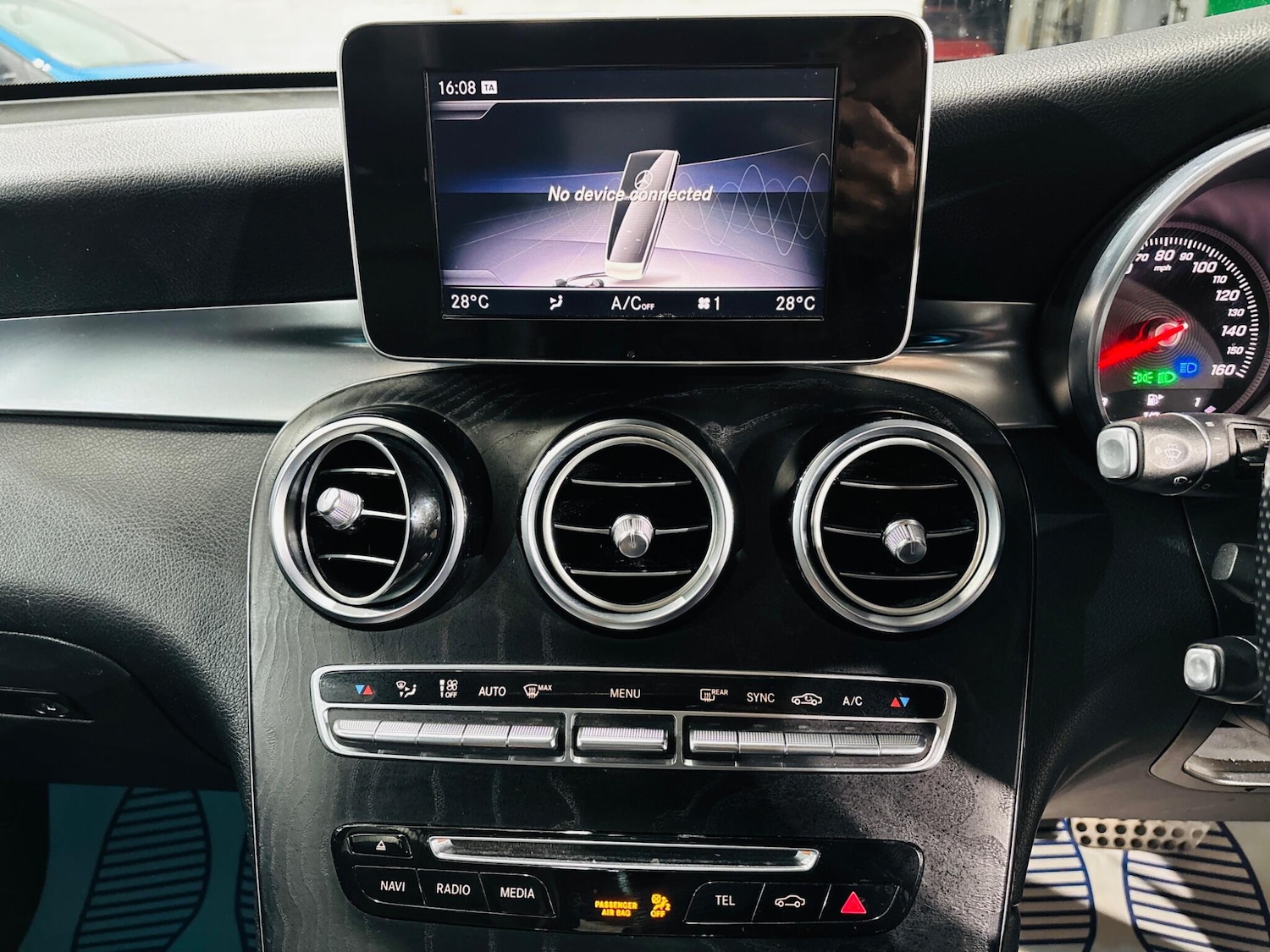 Used Mercedes-Benz GLC 2018 for sale - 76993442: Photo 26