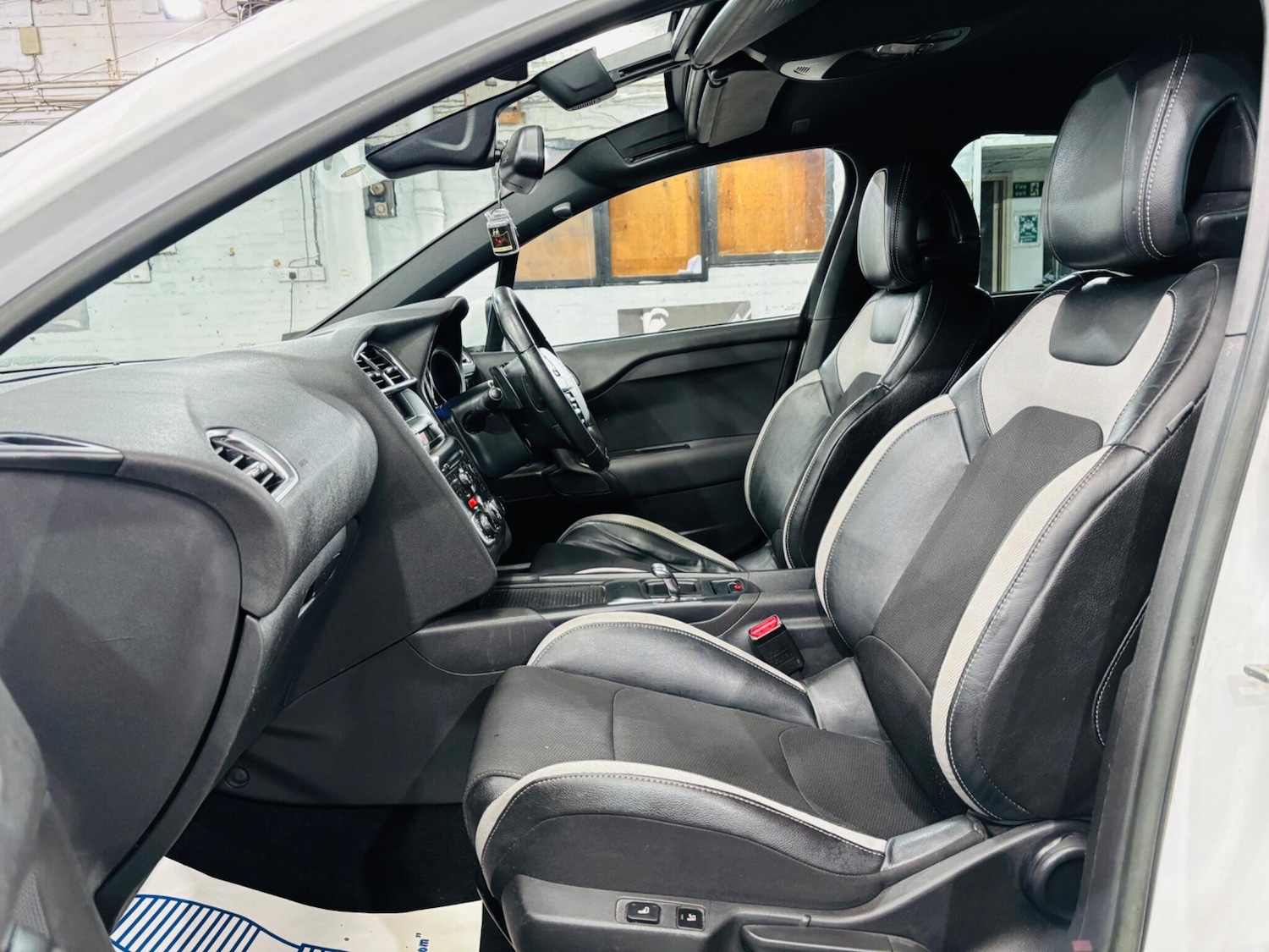 Used Citroen DS4 2013 for sale - 76689298: Photo 15