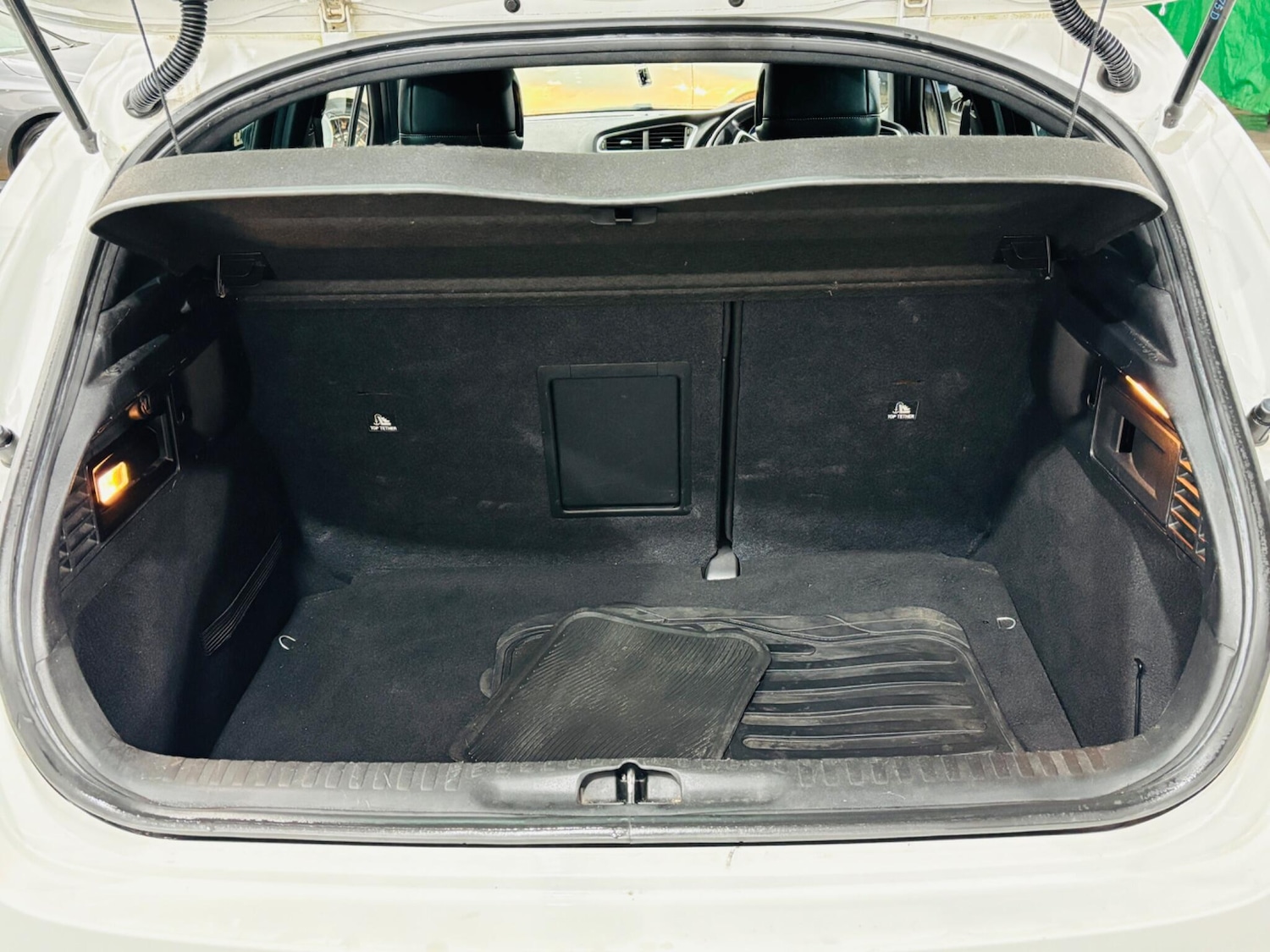 Used Citroen DS4 2013 for sale - 76689298: Photo 28