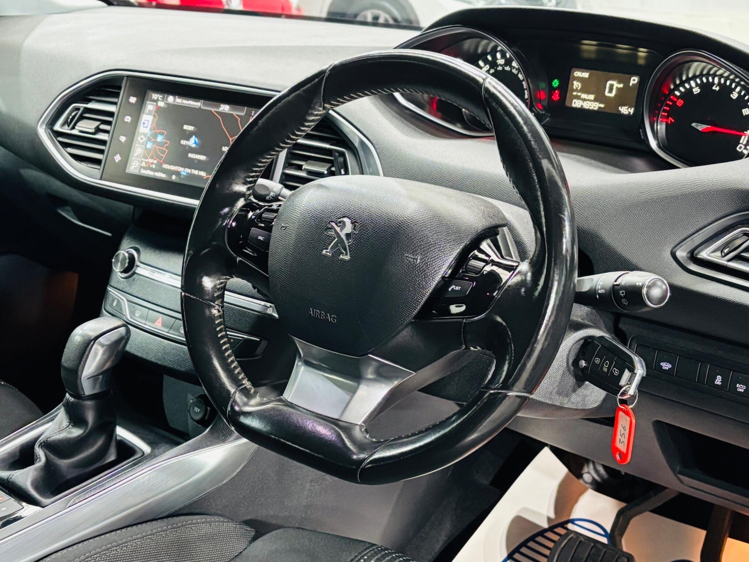 Used Peugeot 308 2015 for sale - 76409353: Photo 11