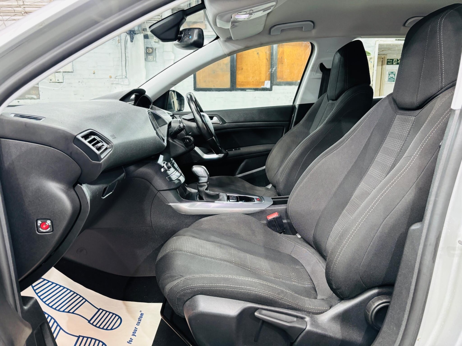 Used Peugeot 308 2015 for sale - 76409353: Photo 15