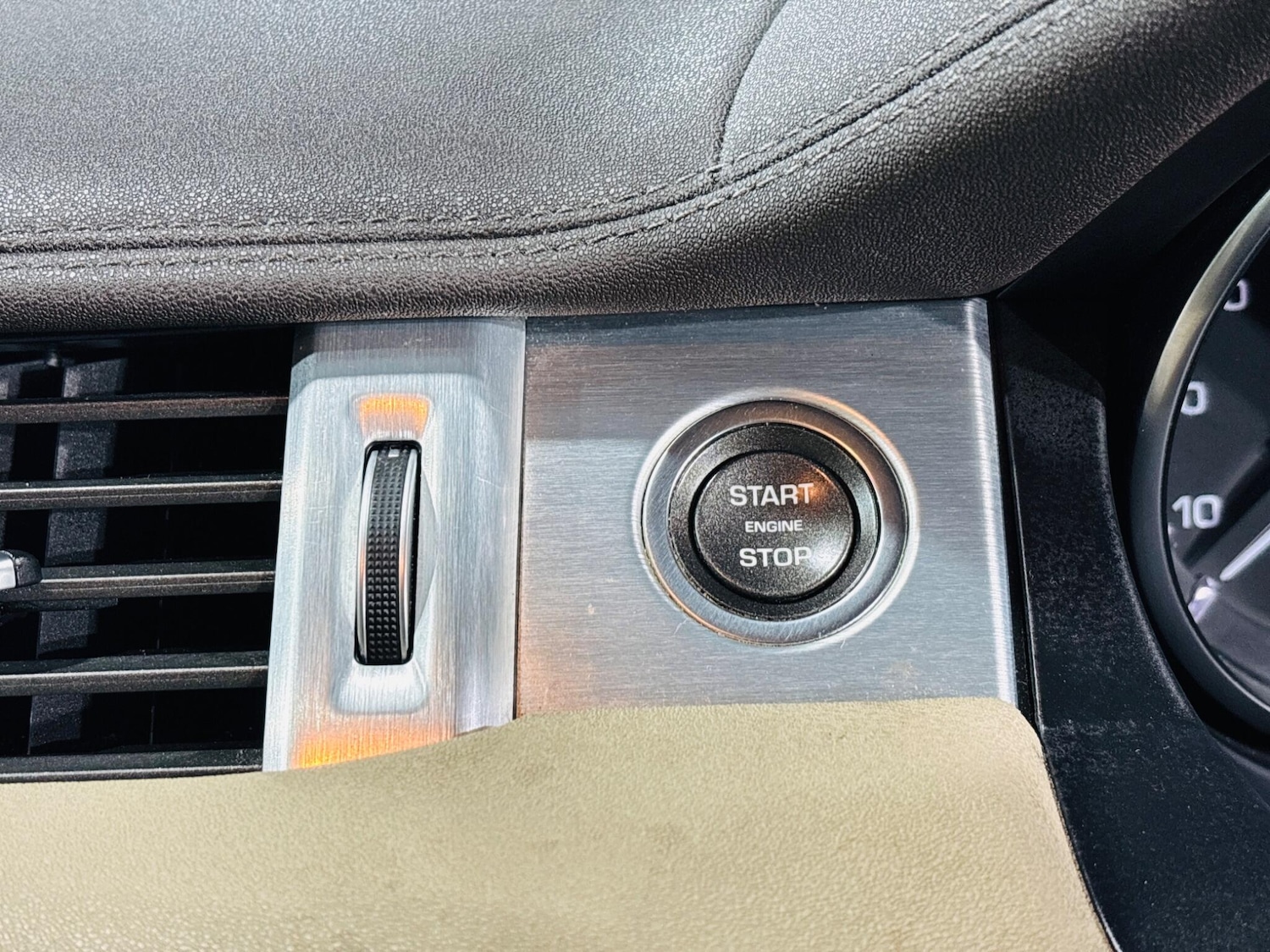 Used Land Rover Range Rover Evoque 2013 for sale - 76926859: Photo 24