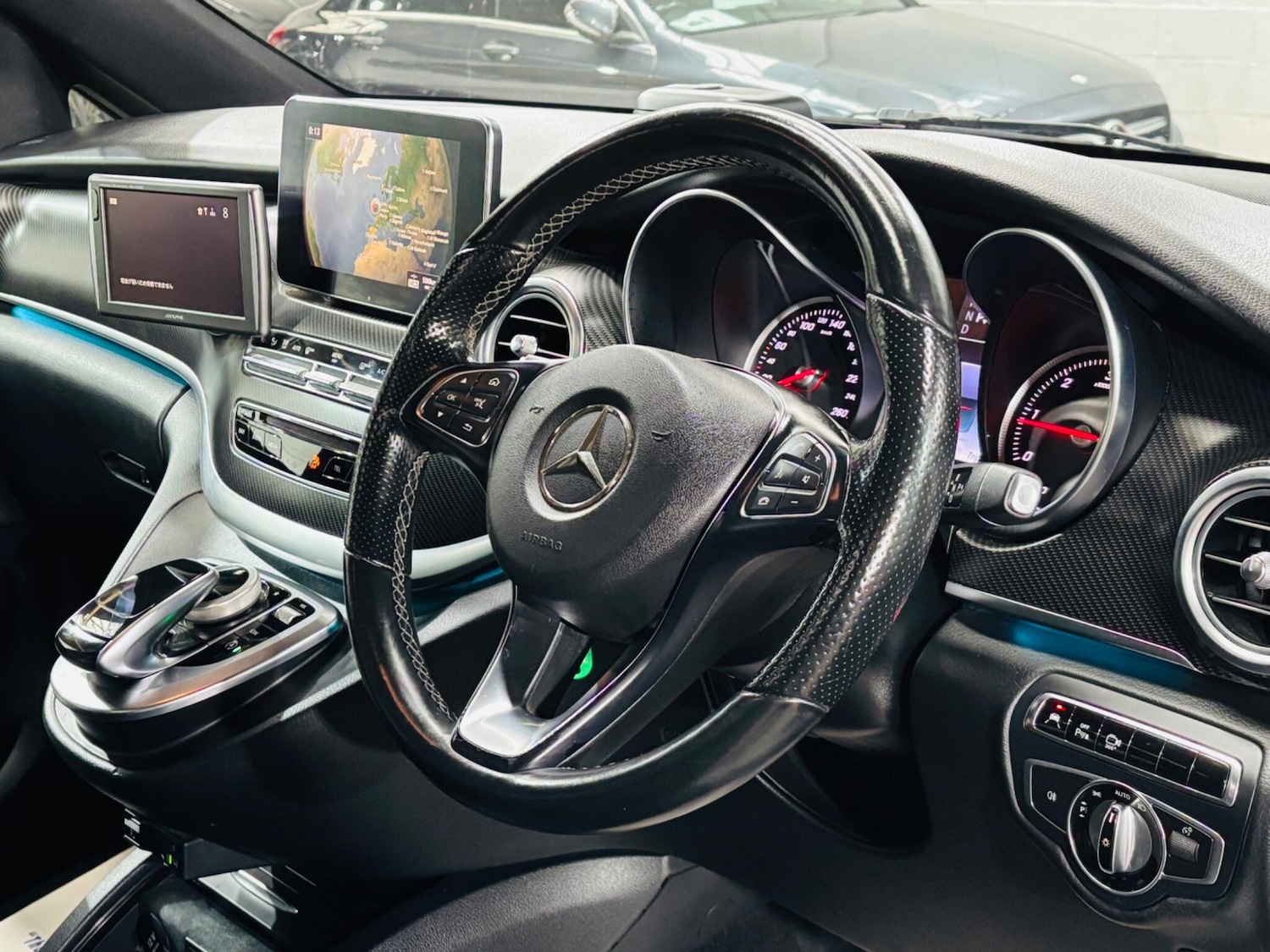 Used Mercedes-Benz V-Class for sale - 77738047: Photo 11