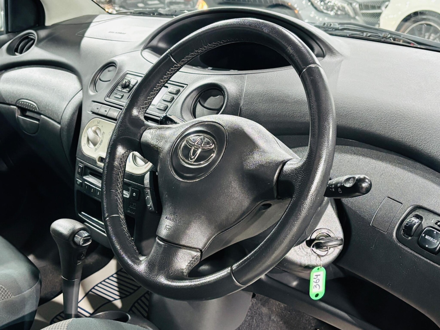 Used Toyota Yaris 2004 for sale - 76700619: Photo 11
