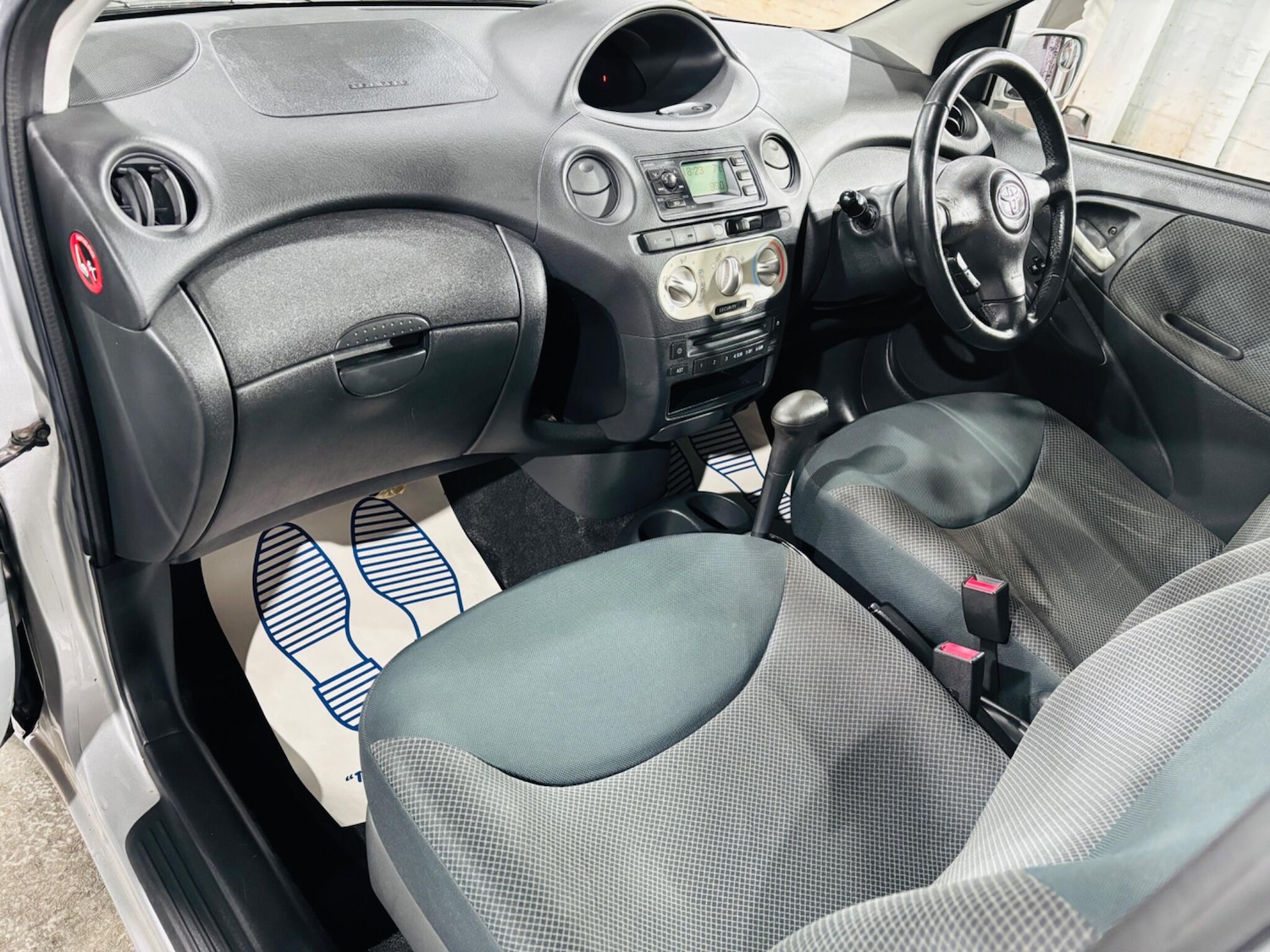 Used Toyota Yaris 2004 for sale - 76700619: Photo 14