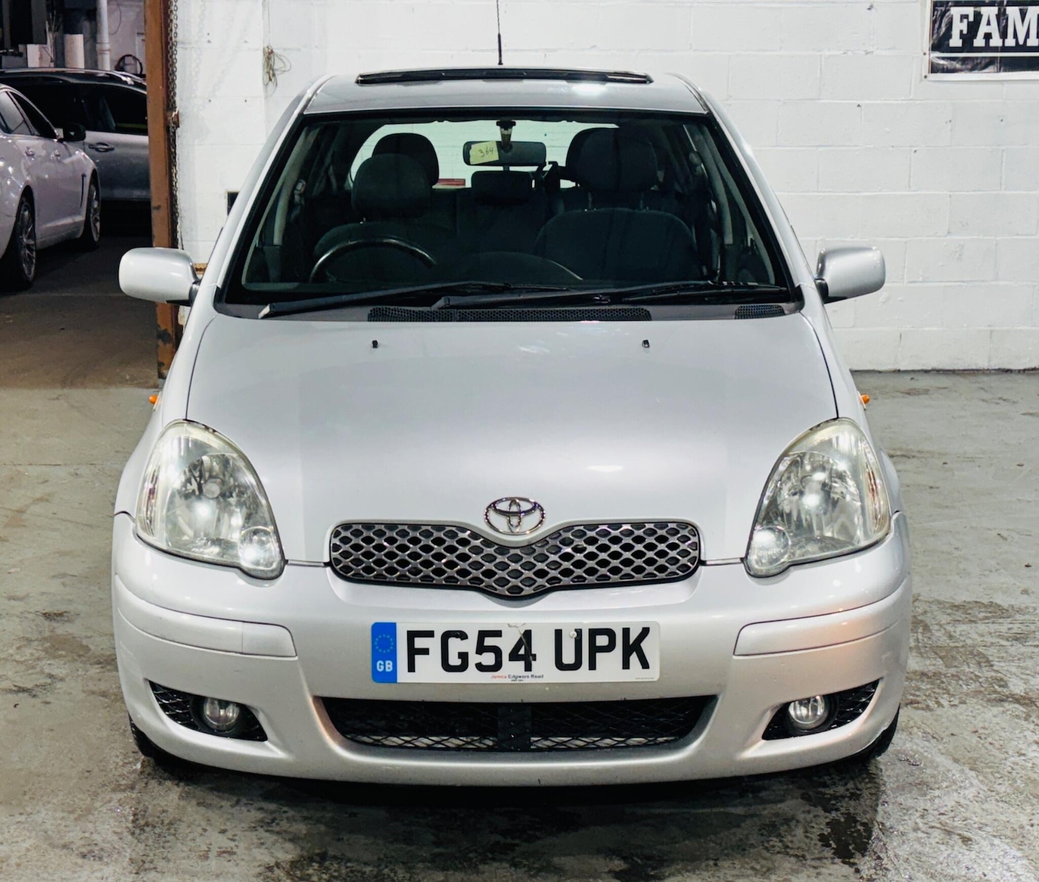 Used Toyota Yaris 2004 for sale - 76700619: Photo 2