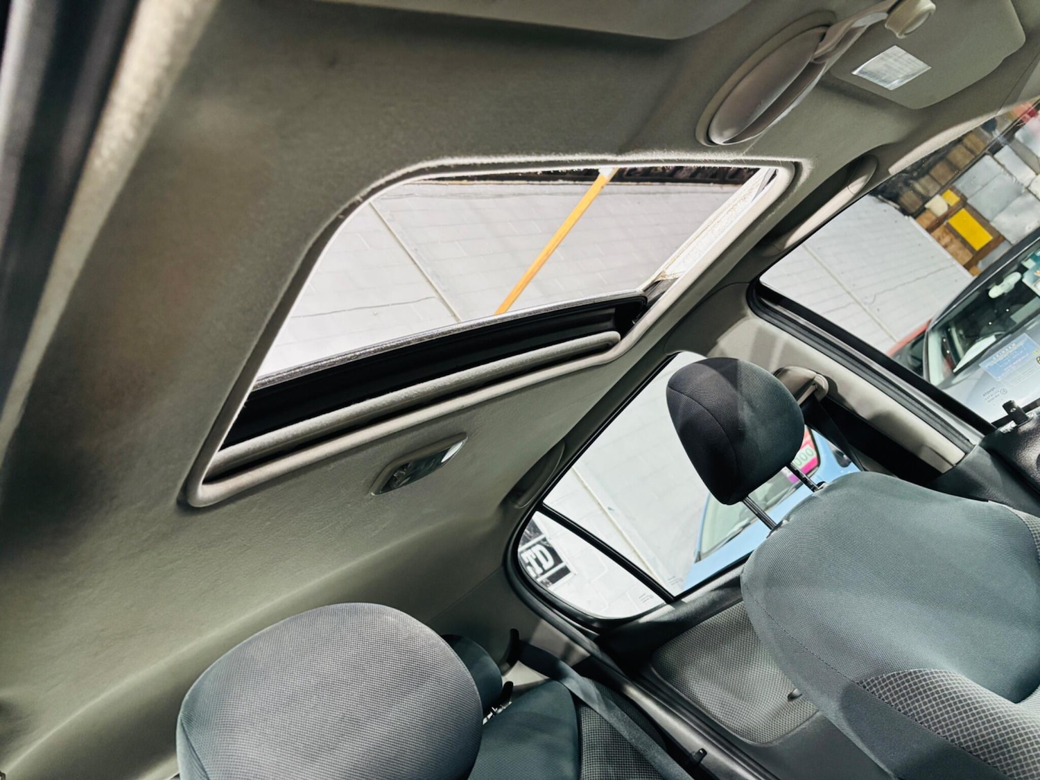 Used Toyota Yaris 2004 for sale - 76700619: Photo 24