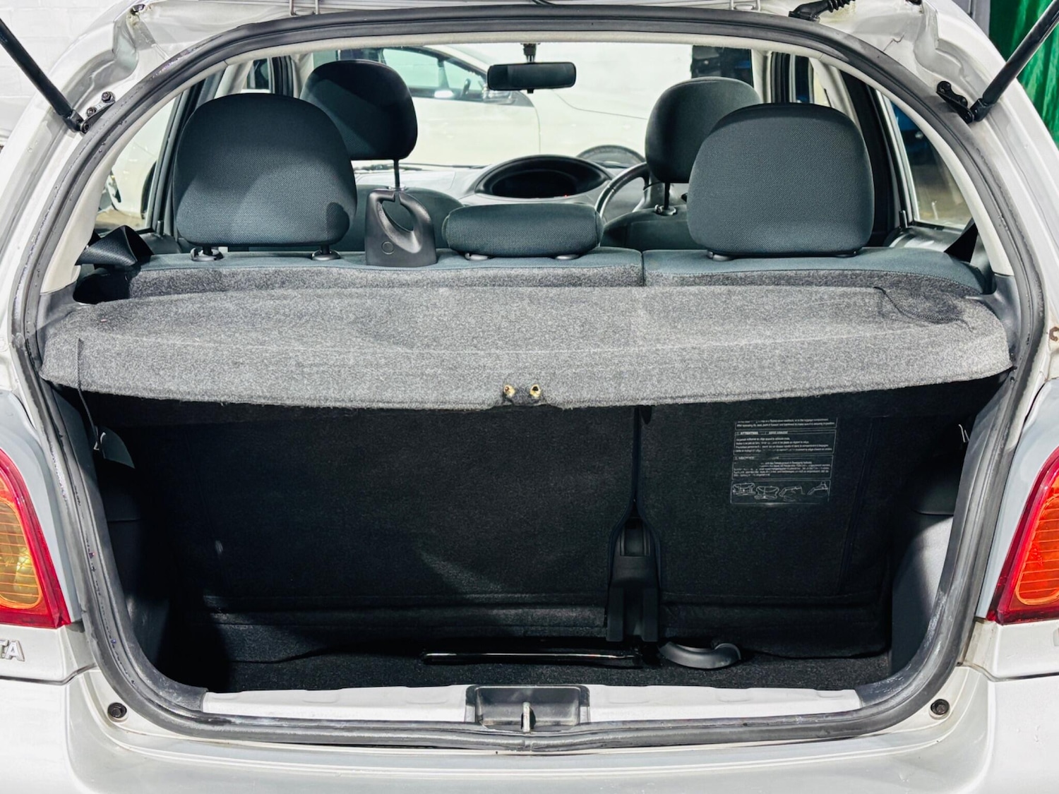 Used Toyota Yaris 2004 for sale - 76700619: Photo 27