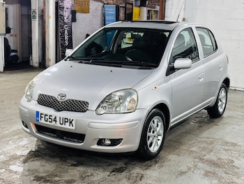 Used Toyota Yaris 2004 for sale - 76700619: Photo