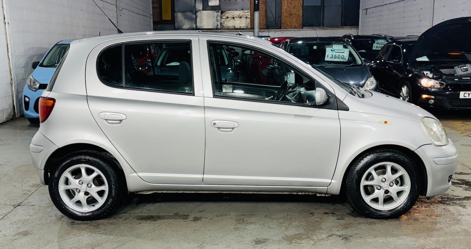 Used Toyota Yaris 2004 for sale - 76700619: Photo 8