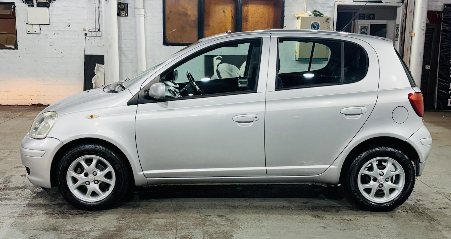 Used Toyota Yaris 2004 for sale - 76700619: Photo 9