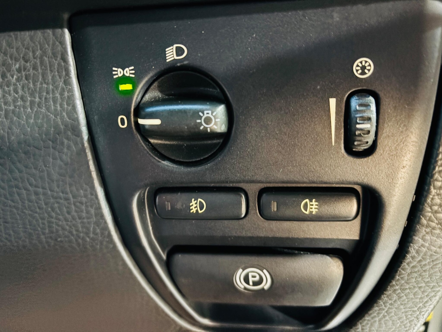 Used Volvo XC90 2009 for sale - 78072960: Photo 33