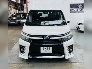 Used Toyota Voxy 2016 for sale - 79453237: Photo