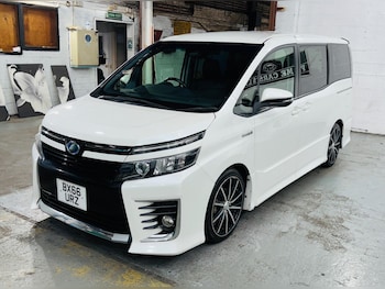 Used Toyota Voxy 2016 for sale - 79453237: Photo