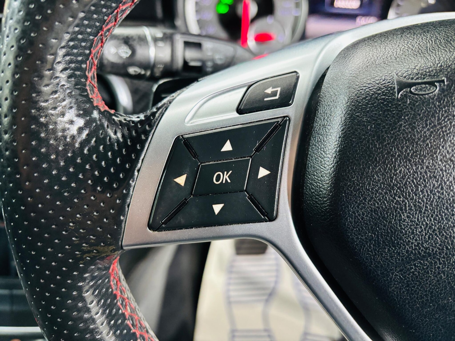 Used Mercedes-Benz A-Class 2015 for sale - 76839525: Photo 21