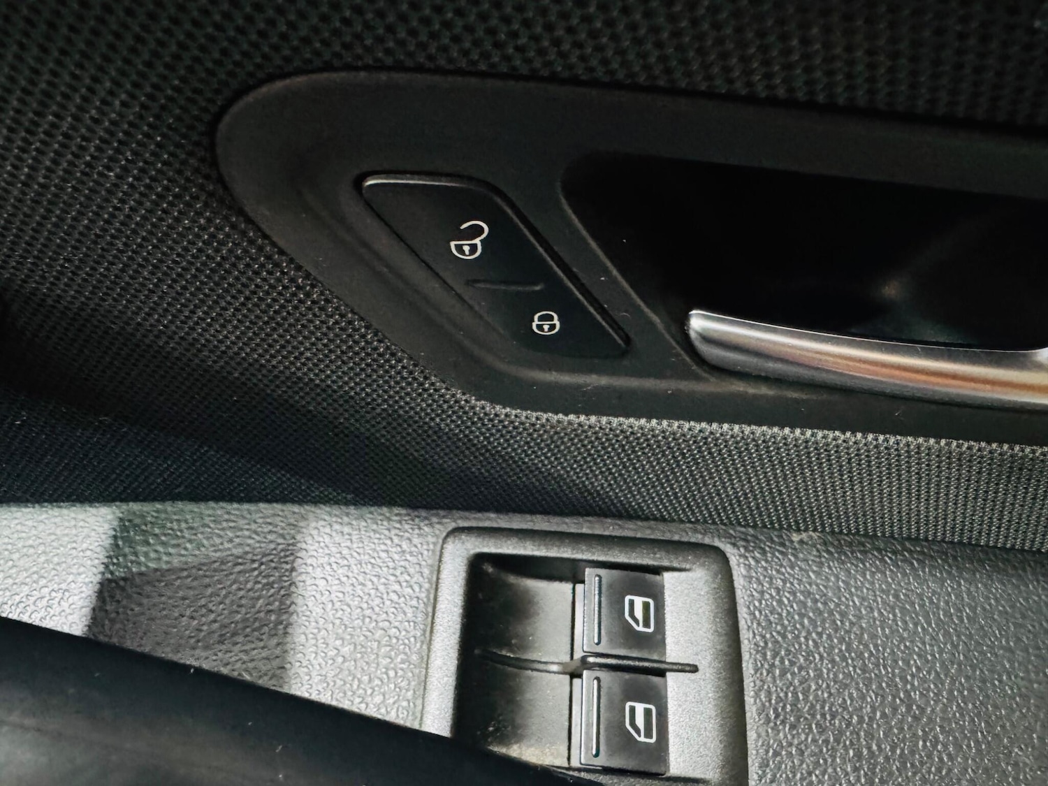 Used Volkswagen Scirocco 2010 for sale - 77330531: Photo 20