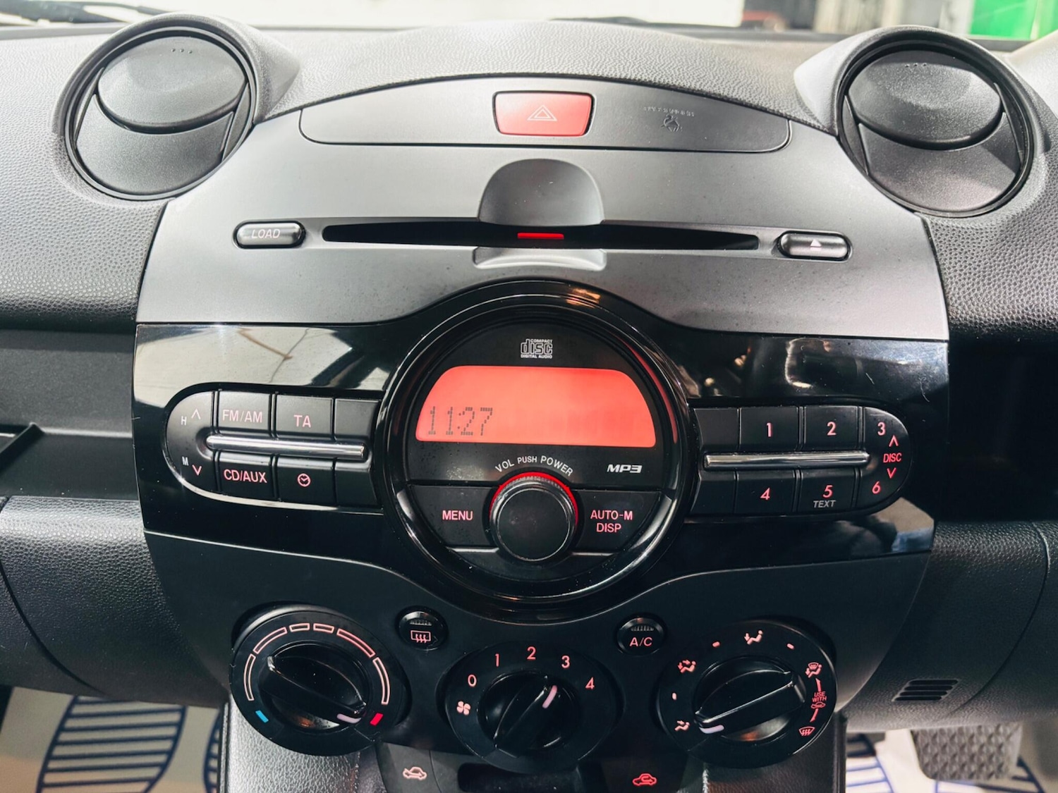 Used Mazda Mazda2 2011 for sale - 77351361: Photo 21