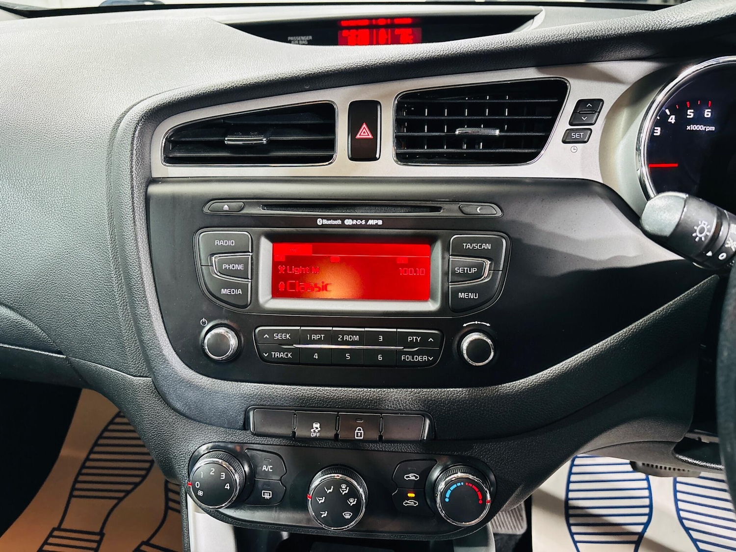 Used Kia Ceed 2013 for sale - 76024605: Photo 24