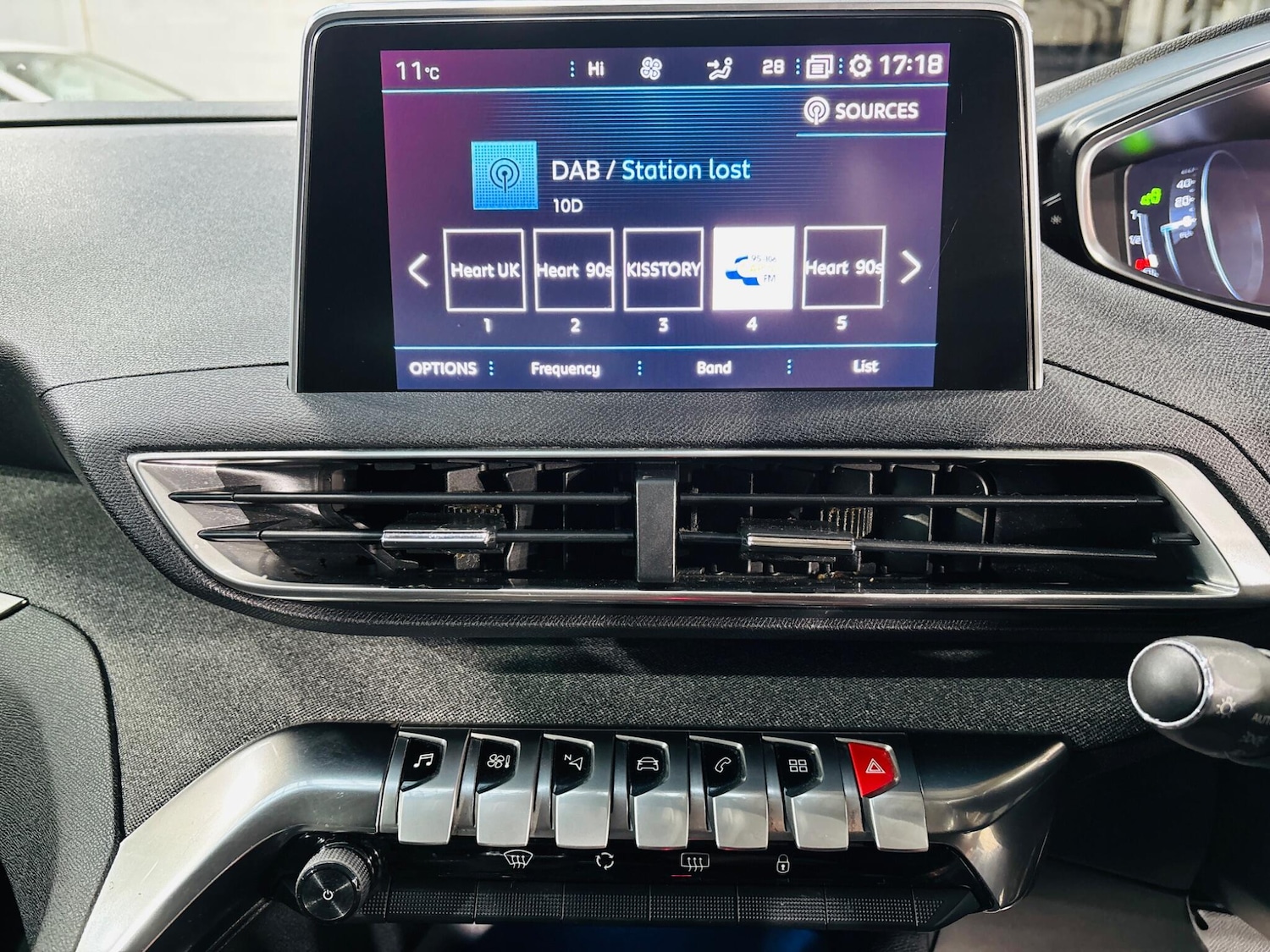 Used Peugeot 3008 2019 for sale - 76377349: Photo 22