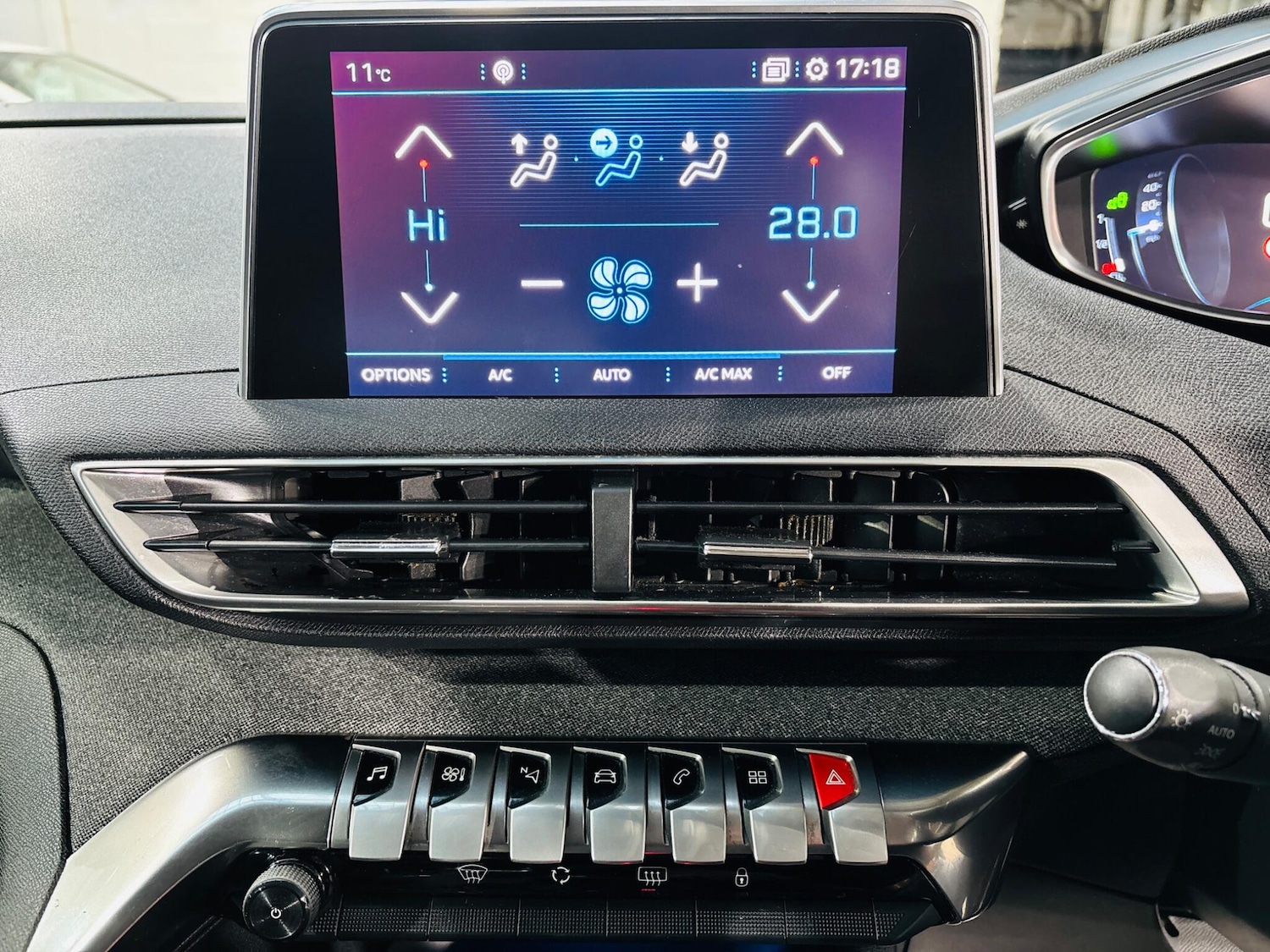 Used Peugeot 3008 2019 for sale - 76377349: Photo 24