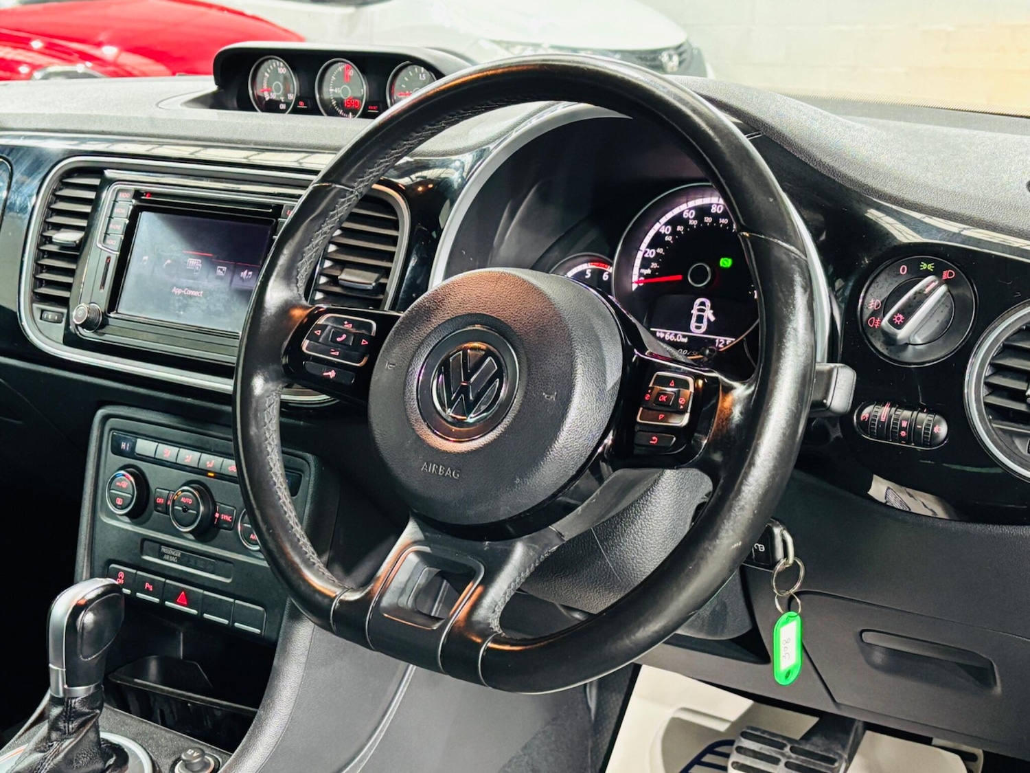 Used Volkswagen Beetle 2016 for sale - 76995469: Photo 11