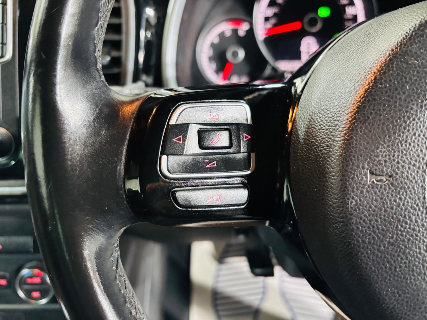 Used Volkswagen Beetle 2016 for sale - 76995469: Photo 21