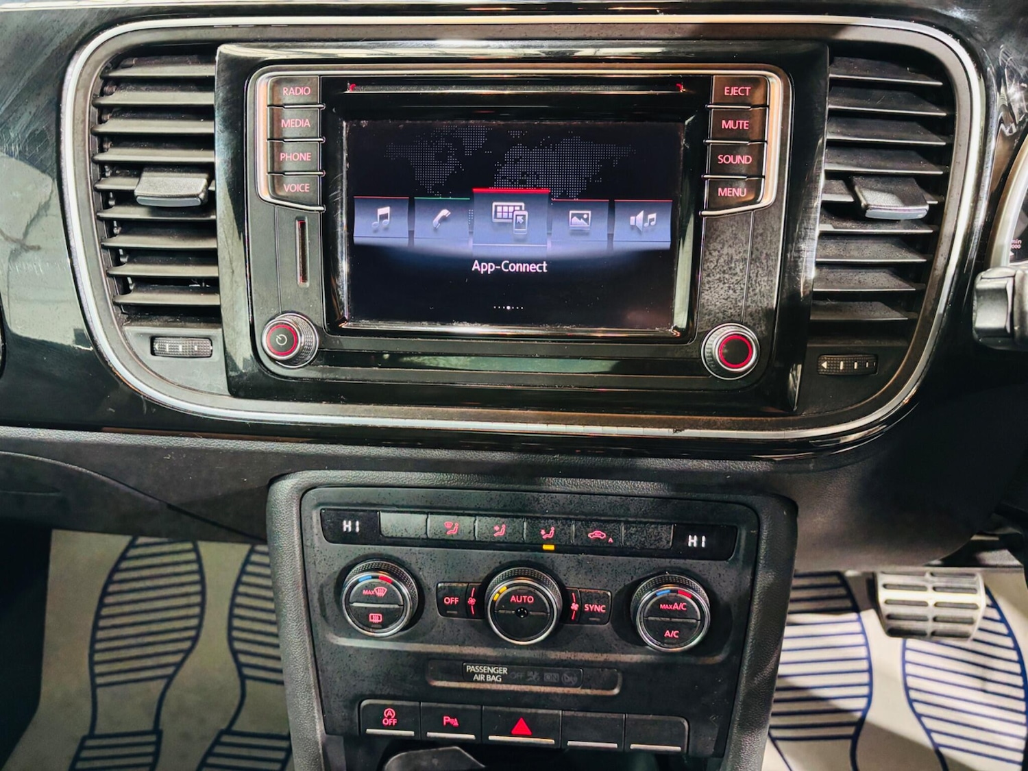 Used Volkswagen Beetle 2016 for sale - 76995469: Photo 22