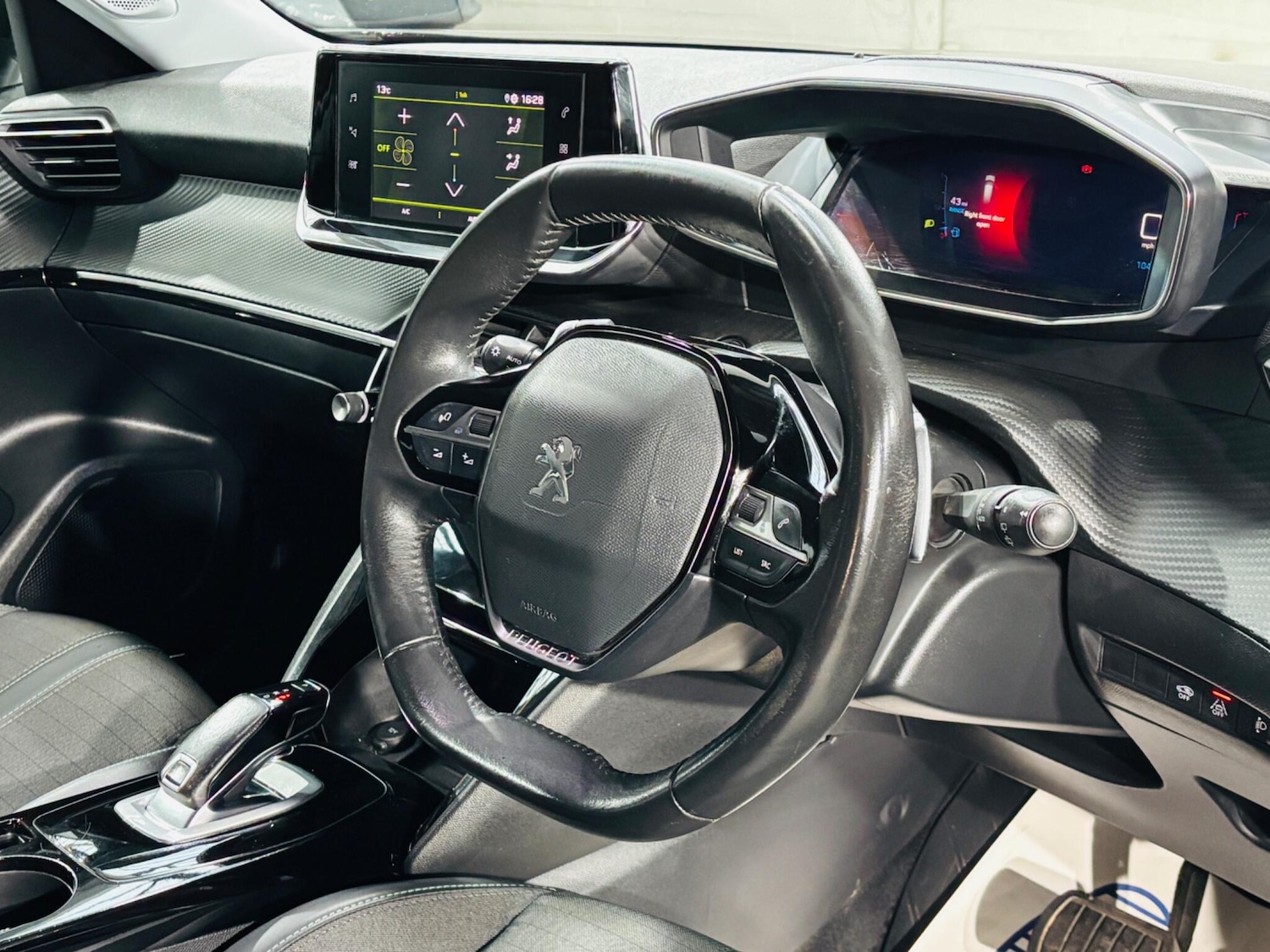 Used Peugeot 2008 2022 for sale - 77671145: Photo 11